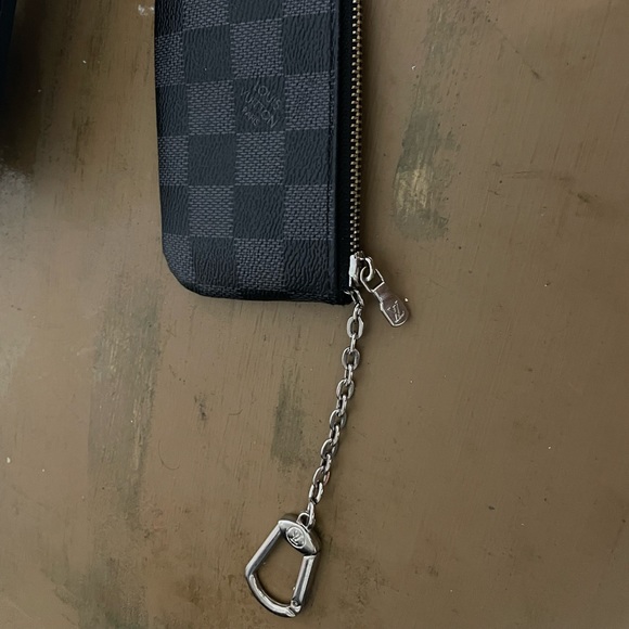 Louis Vuitton coin wallet perfect for every day use - Picture 2 of 4